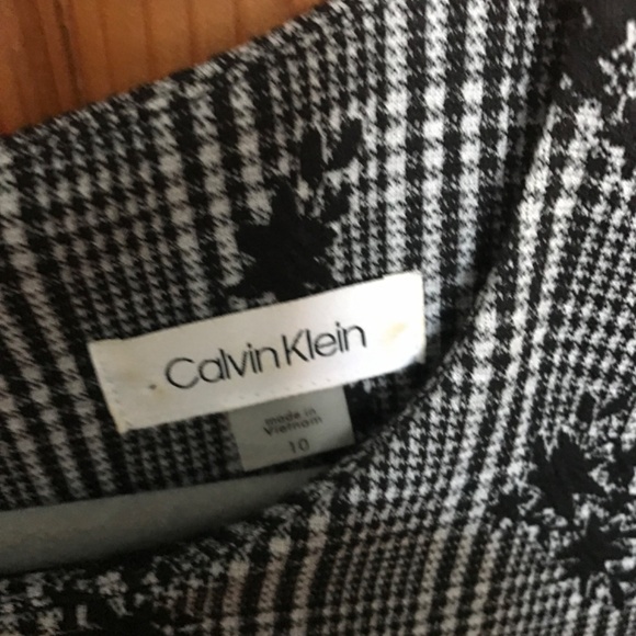 Dress - Picture 6 of 6